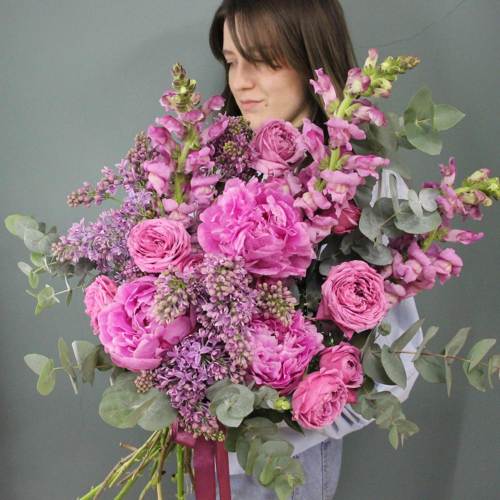 Сиреневый туман - Букет с пионами, сиренью и пионовидными розами