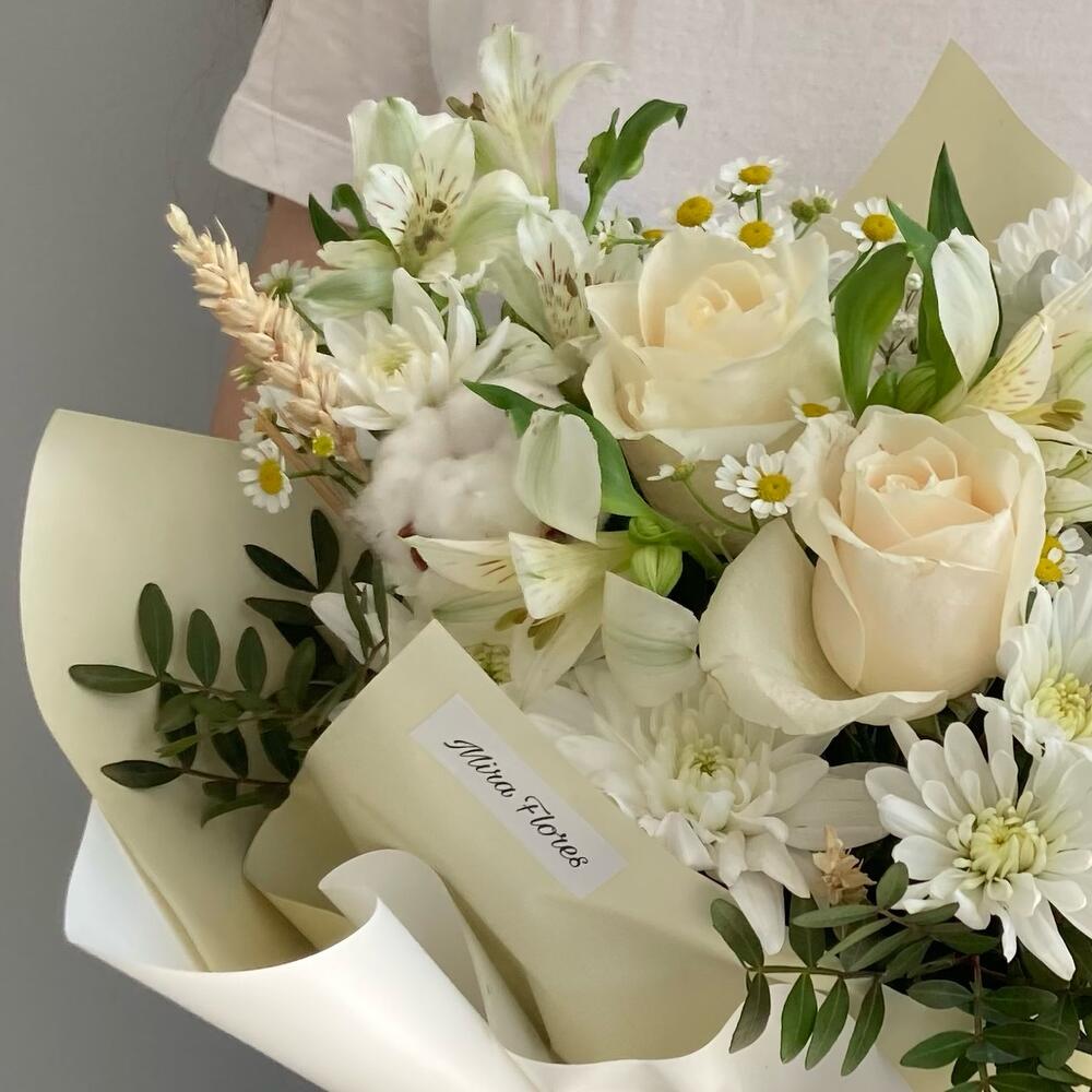 Сборная композиция «Воздушно-белая» Сборная композиция «Воздушно-белая»