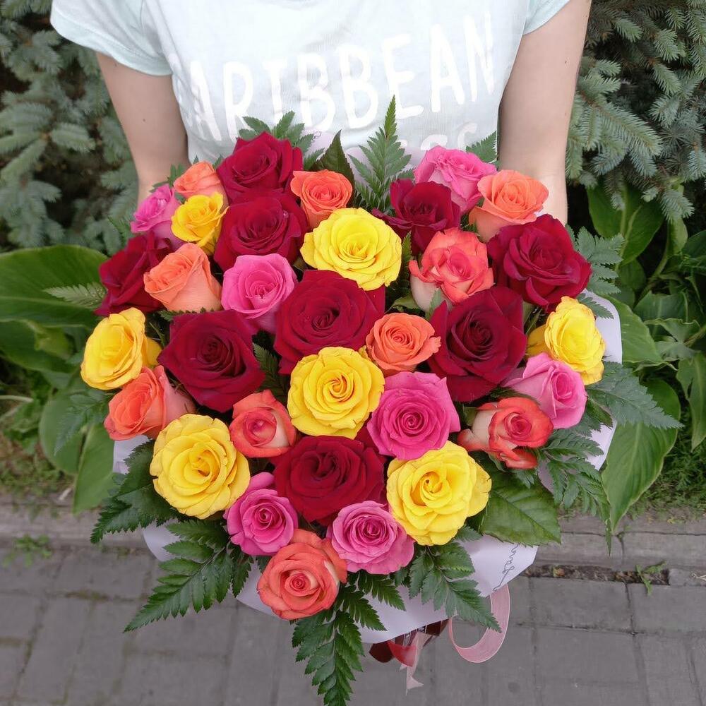 Сердце из разноцветной розы