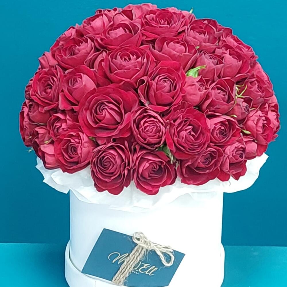 Цветы в коробке