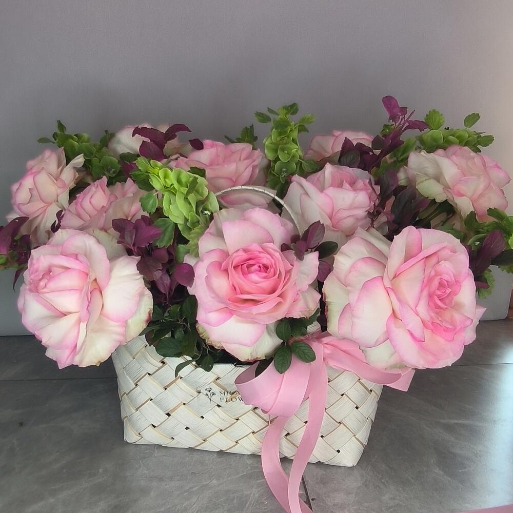 Корзина с цветами